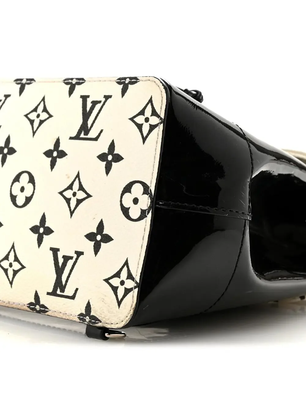 Louis Vuitton Patent Hot Springs #307685L12B